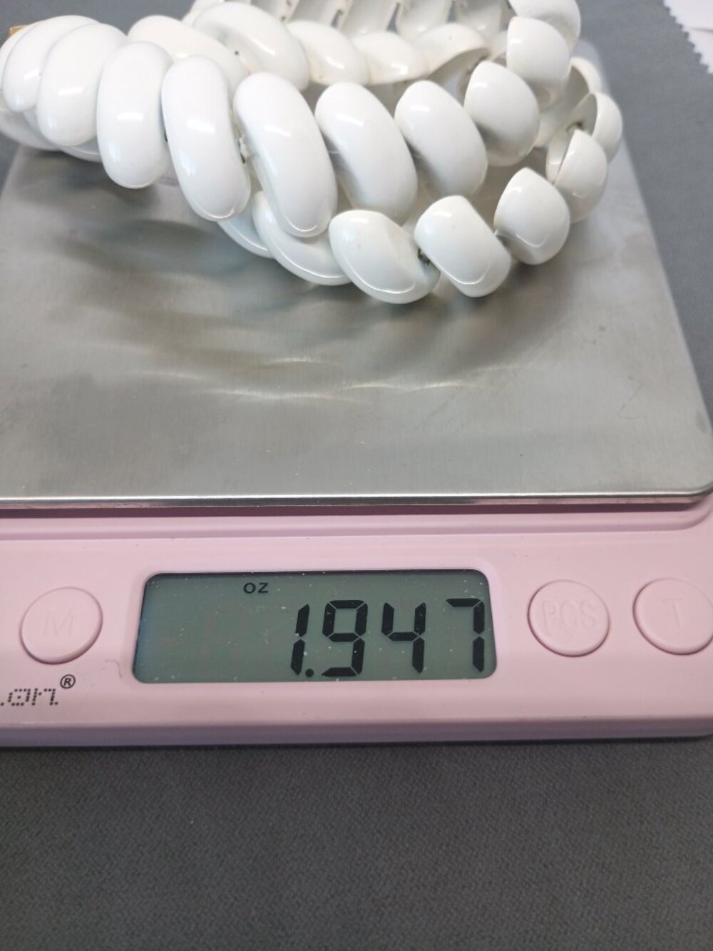 Napier Women’s Necklace Gold Tone Metal White Enamel Chunky 16” Signed - Picture 7 of 7